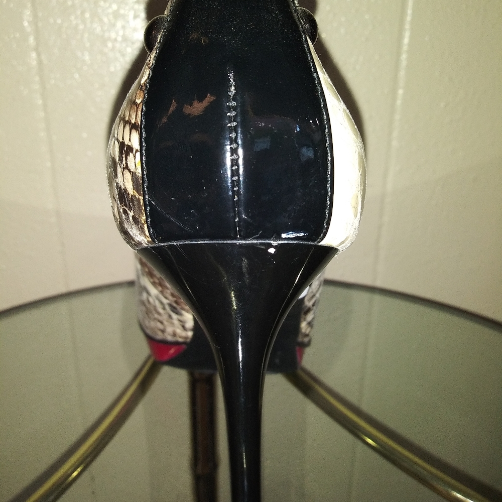 Shoes - Picture 3 of 6